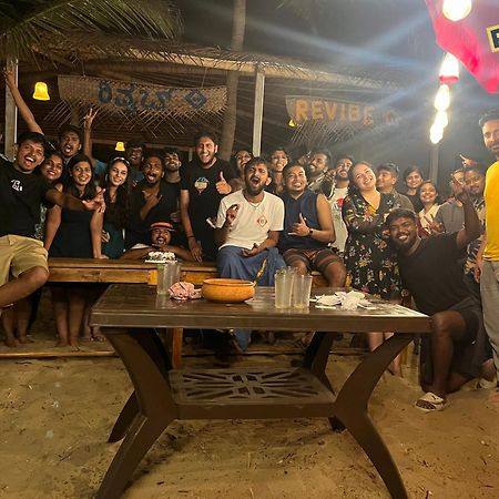 גוקרנה Revibe Beach Hostel Gokarna מראה חיצוני תמונה
